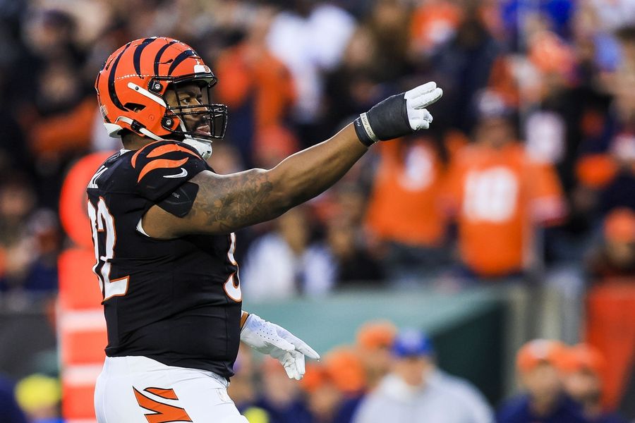 Reports: Bengals re-sign DT B.J. Hill, agree to deal with NT TJ Slaton