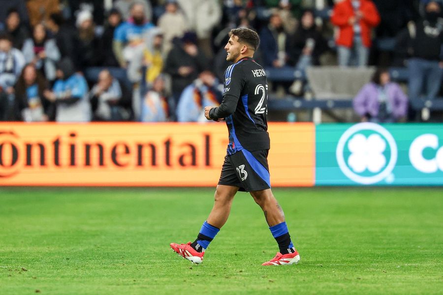 San Jose survives a man down to win at SKC